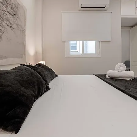 Apartamentos Recaredo 7 Siviglia Esterno foto