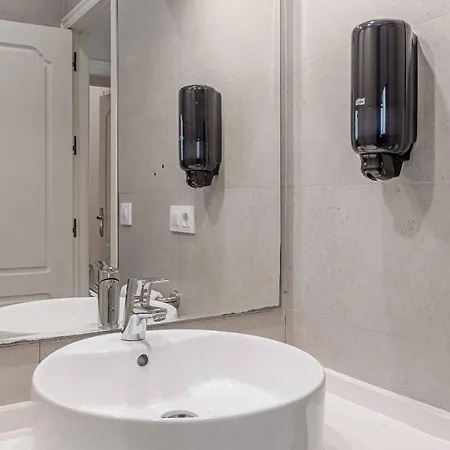 Apartamentos Recaredo 7 Siviglia Esterno foto
